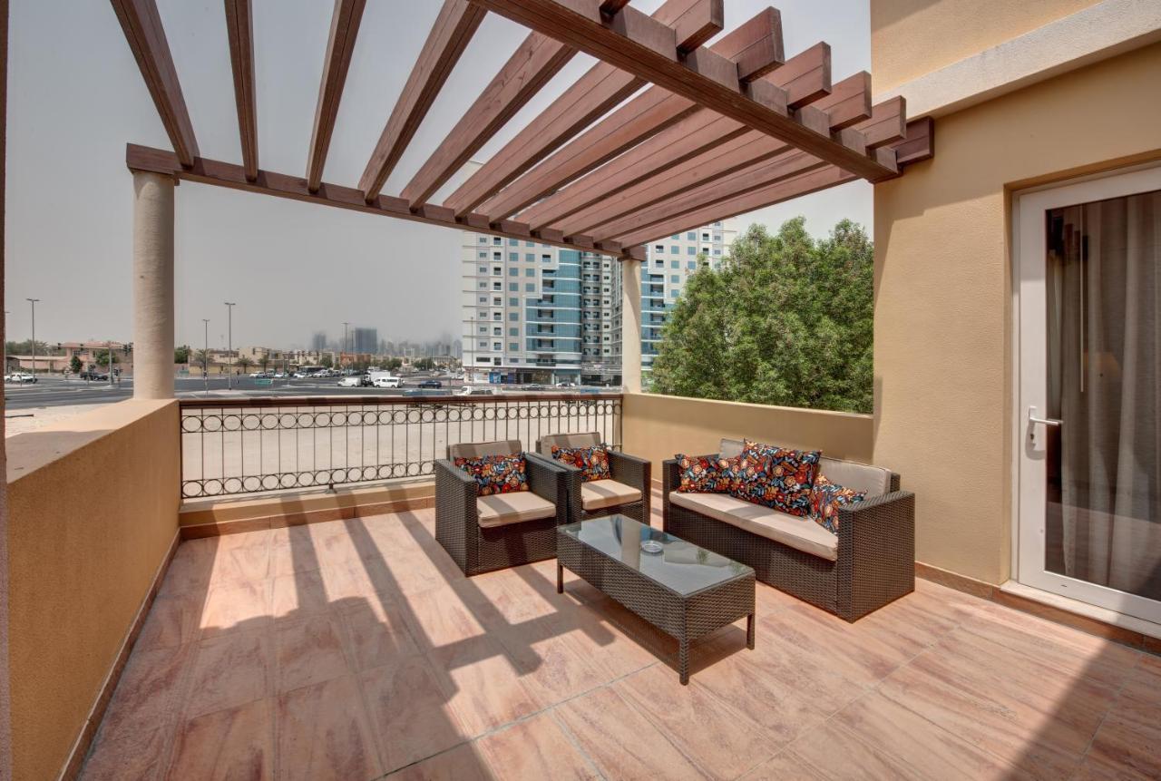 J5 Villas Holiday Homes Barsha Gardens Dubai Esterno foto